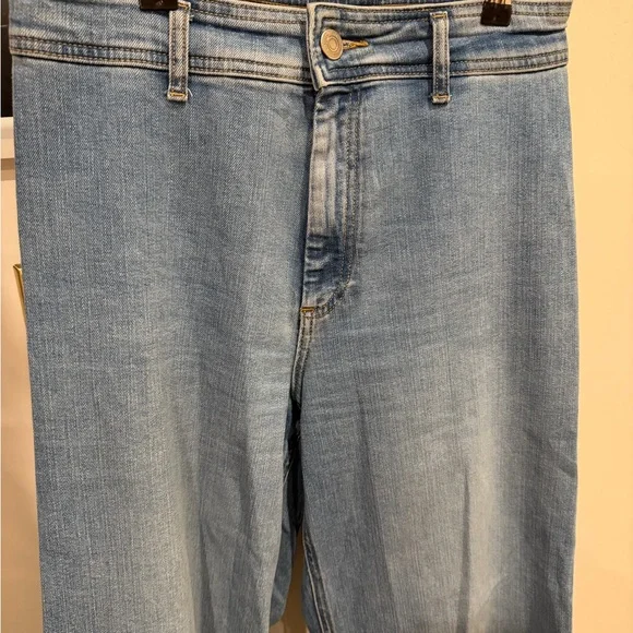 Zara Light Blue Relaxed Jeans - Picture 2 of 7